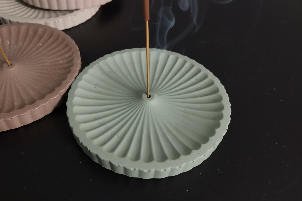 Ivory Halo -Incense Holder