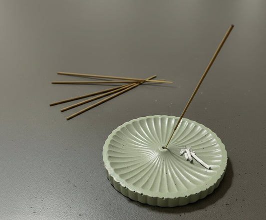 Ivory Halo -Incense Burner